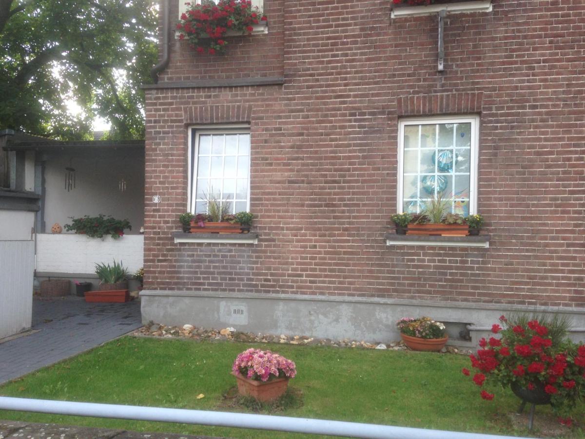 Dormitorium Kaarst Wohnraum Auf Zeit Hostel Exterior photo